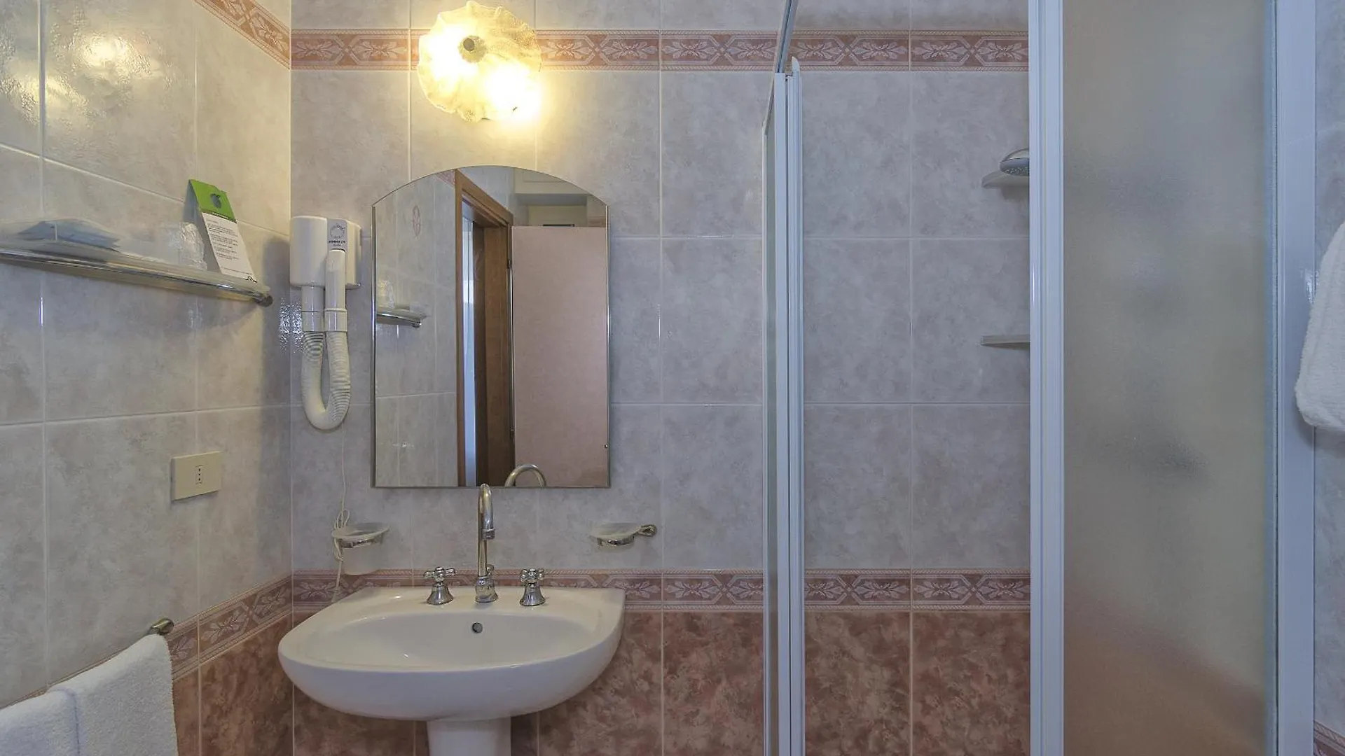 Hotel Verdemare Marina di Pietrasanta 4*,