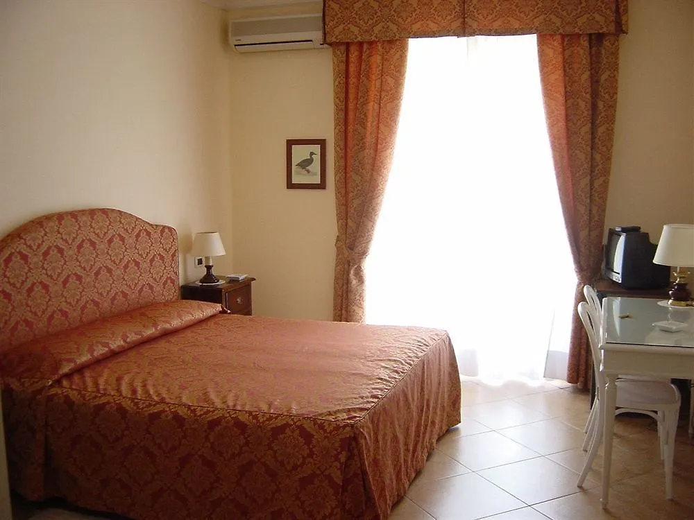 Hotel Verdemare マリーナ・ディ・ピエトラサンタ 4*,  イタリア