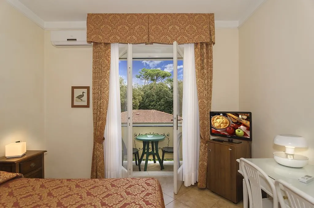 Hotel Verdemare マリーナ・ディ・ピエトラサンタ