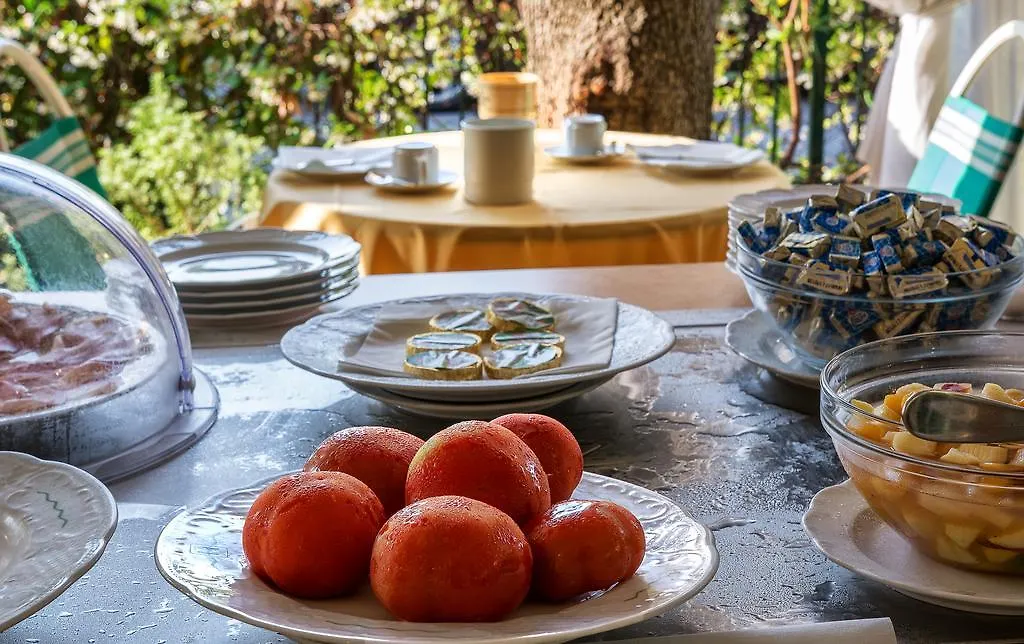****  Hotel Verdemare マリーナ・ディ・ピエトラサンタ イタリア