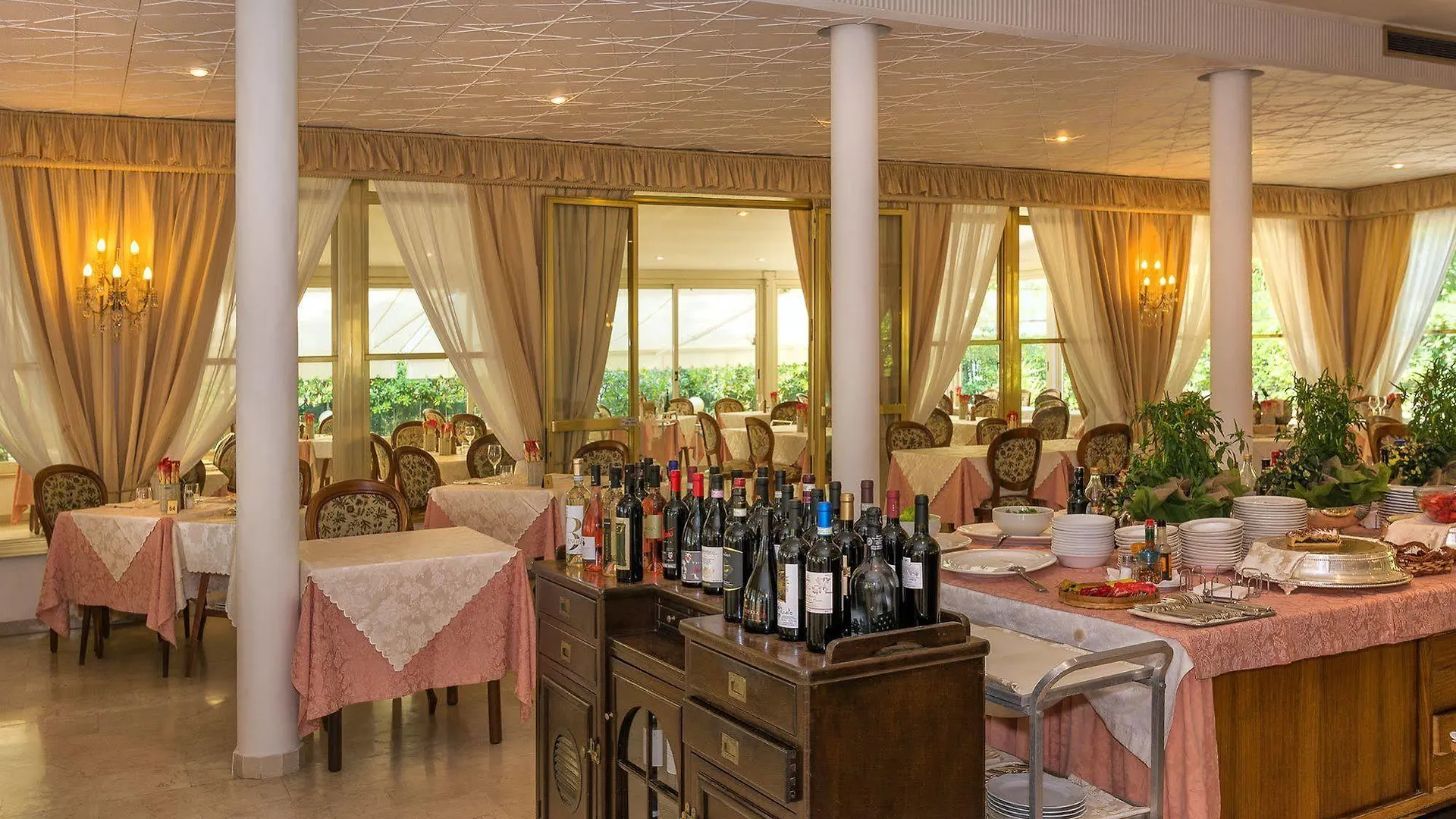 Hotel Verdemare マリーナ・ディ・ピエトラサンタ